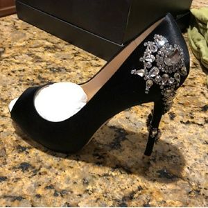 Badgley Mischa black crystal heels !